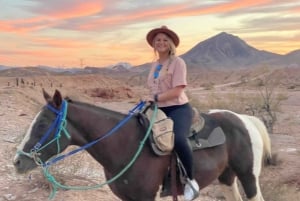 Las Vegas: Excursión a caballo al atardecer con cena barbacoa