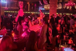 Vida na discoteca de Las Vegas: Bebidas gratuitas para a noite/carro de festa