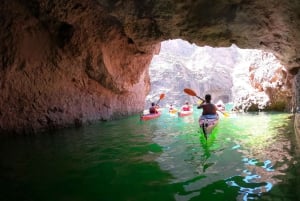 Премиум-экскурсия в Изумрудную пещеру с гидом, 4 часа, обед