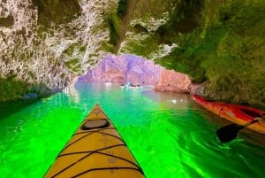 Auringonlaskun Emerald Cave -melontaretki leirinuotiolla ja ruoalla