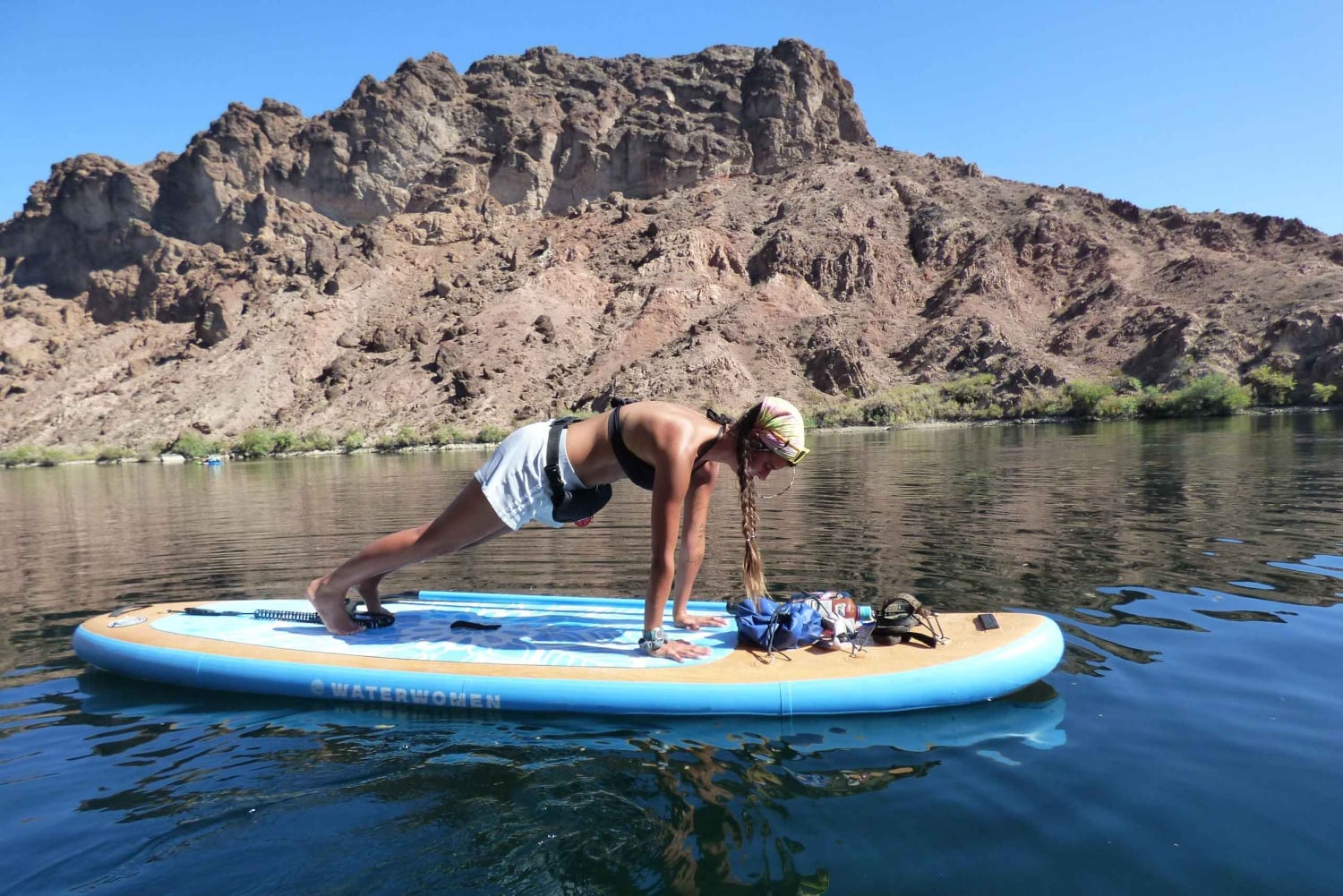 SUP-йога на озере Мид (индивидуально)