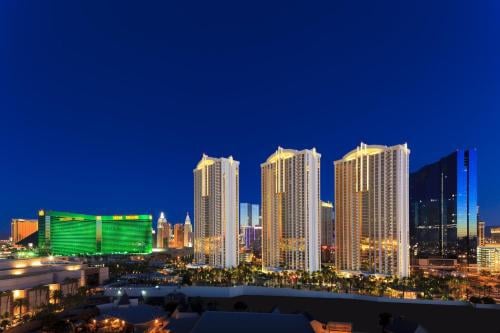 The Signature at MGM Grand - All Suites