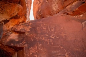 Wandeltocht met gids door Valley of Fire & avontuur in de Mojavewoestijn