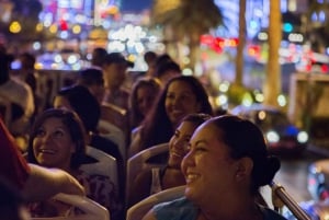 Vegas : Visite nocturne du Neon Museum en bus à toit ouvert