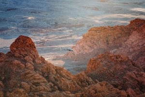 Las Vegasissa: Grand Canyon Heli Tour ja Valley of Fire Landing: Grand Canyon Heli Tour ja Valley of Fire Landing.