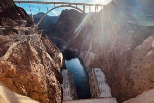 Visit Nelson Ghost Town and Hoover Dam with a French guide