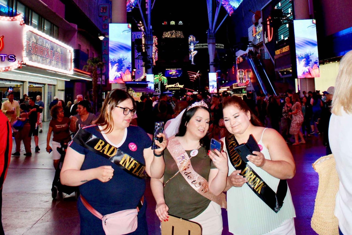 Underlig, sprø Fremont Bar-opplevelse med cocktailer og bilder