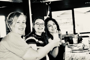 Underlig, sprø Fremont Bar-opplevelse med cocktailer og bilder