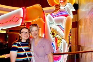 Underlig, sprø Fremont Bar-opplevelse med cocktailer og bilder