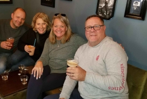 Underlig, sprø Fremont Bar-opplevelse med cocktailer og bilder