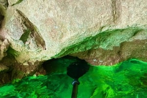 Willow Beach: 5 zatoczek i 2 jaskinie Wycieczka kajakowa do Emerald Cave