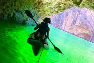 Willow Beach: Emerald Cave Kayak Tour