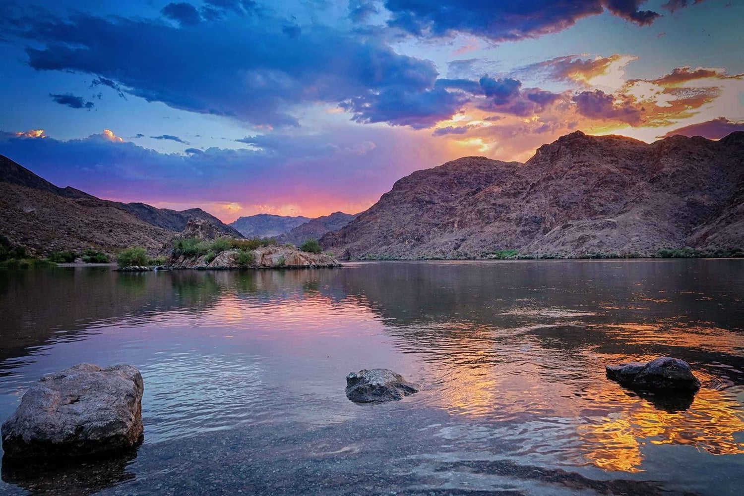 Willow Beach: Emerald Cave Sunset Tour w/ Campfire & Dinner