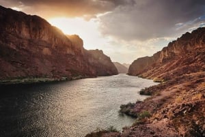 Willow Beach: Emerald Cave Sunset Tour w/ Campfire & Dinner