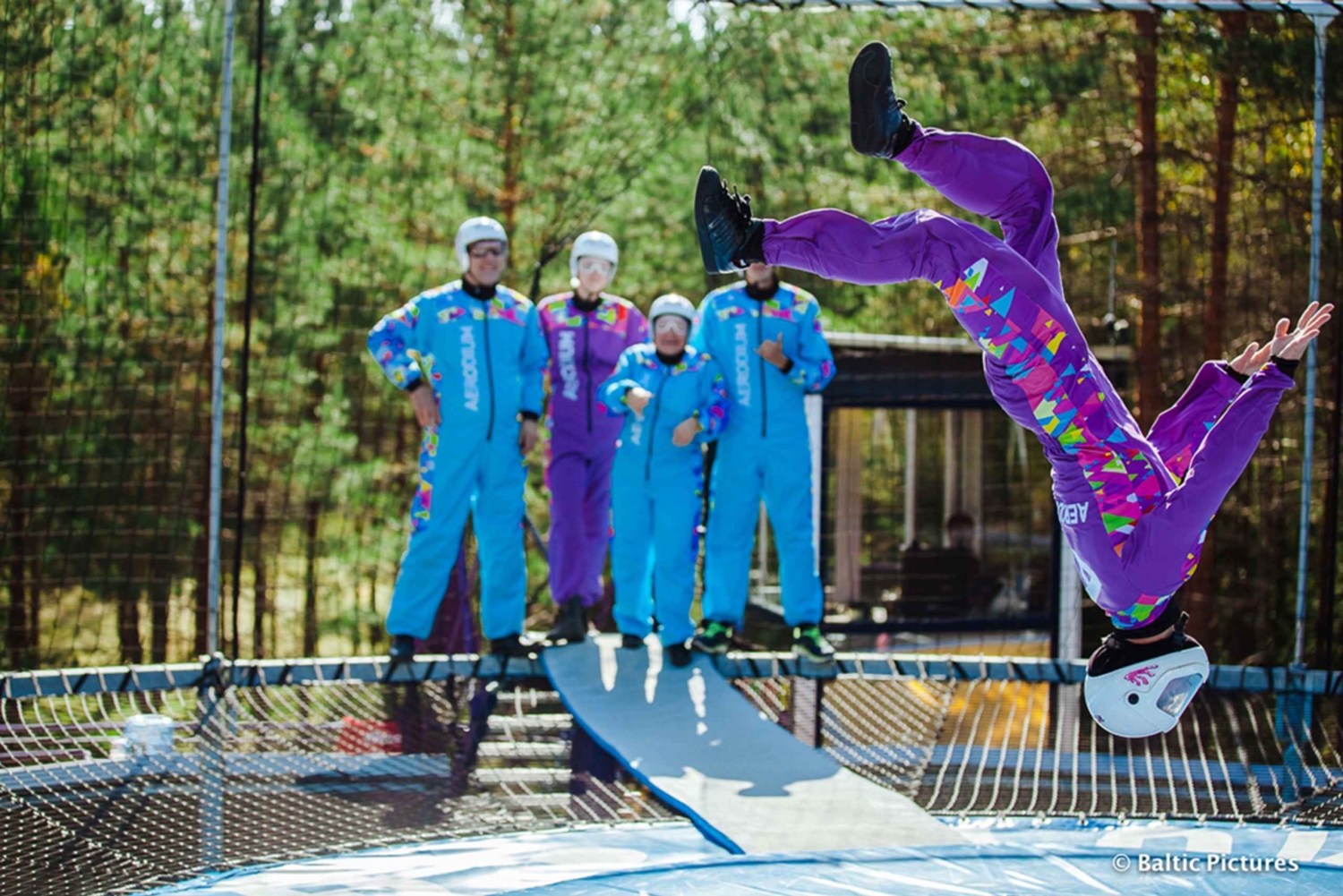 FreeFall Flight: Aerodium Wind Tunnel Experience Letland