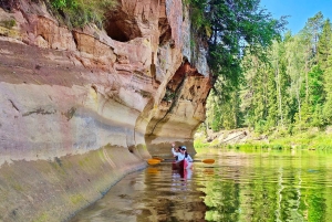 Desde Riga: Excursión de un día entero en kayak por el pintoresco valle del río Gauja