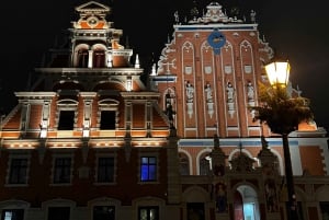 Leyendas de Riga - Exclusivo tour a pie nocturno por el casco antiguo de Riga