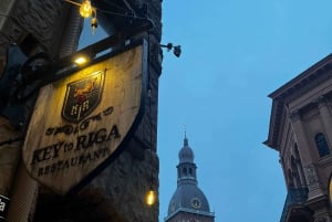 Leyendas de Riga - Exclusivo tour a pie nocturno por el casco antiguo de Riga
