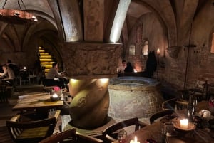 Średniowieczne noce: Wycieczka do baru i przygoda z przewodnikiem