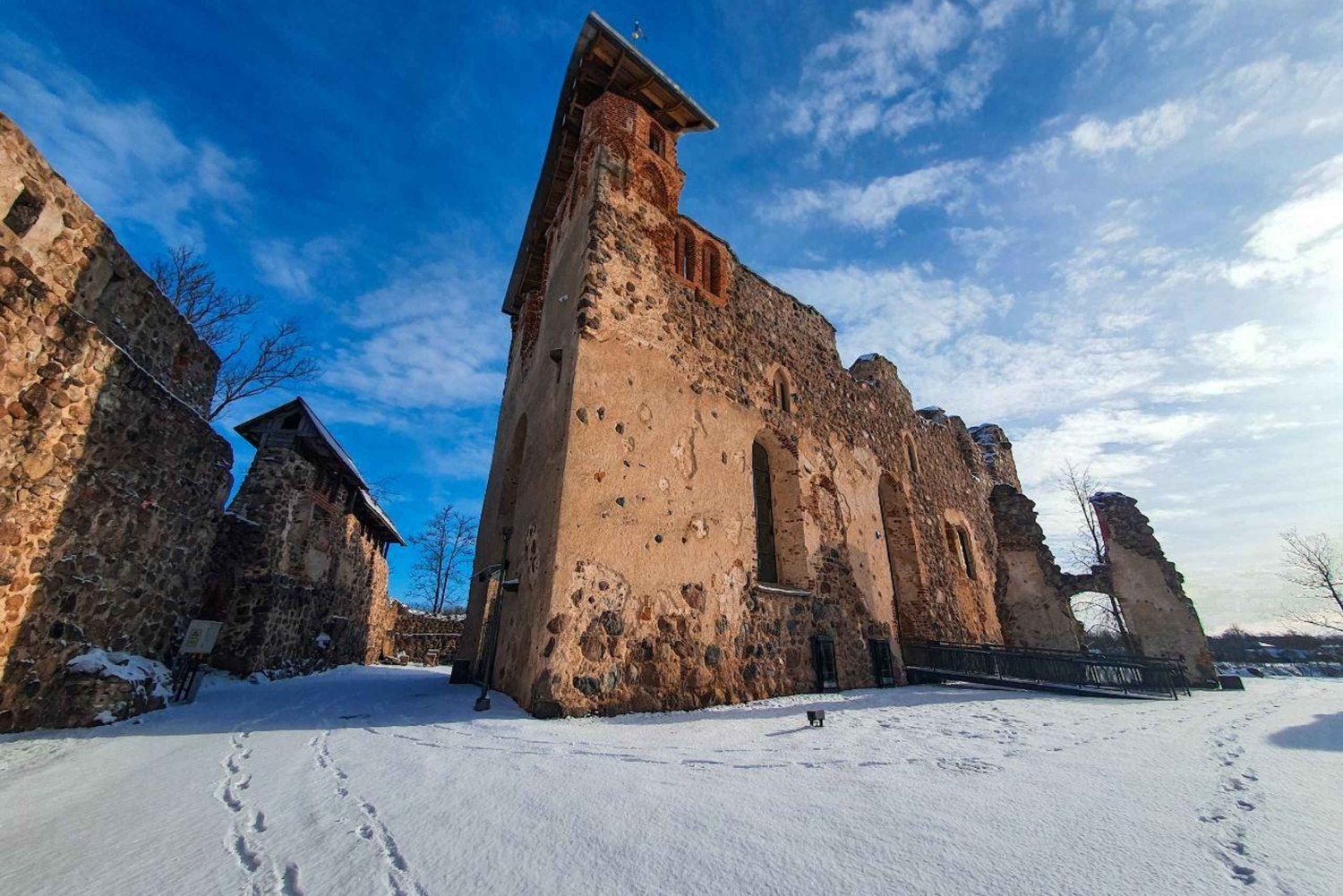 Pokaini kiviröykkiöt, Dobelen linna, lapsiparkki