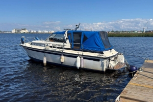 Private Bootstour. Entdecke mit uns das magische Riga vom Wasser aus