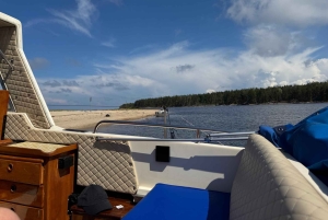 Private Bootstour. Entdecke mit uns das magische Riga vom Wasser aus