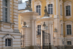Private Castle tour from Riga:Rundale, Bauska+Hill of Cross
