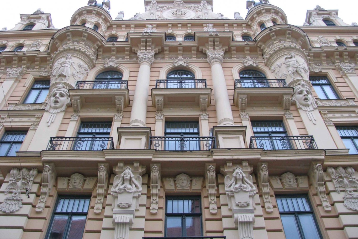 Riga: 2-Hour History of Art Nouveau Walking Tour