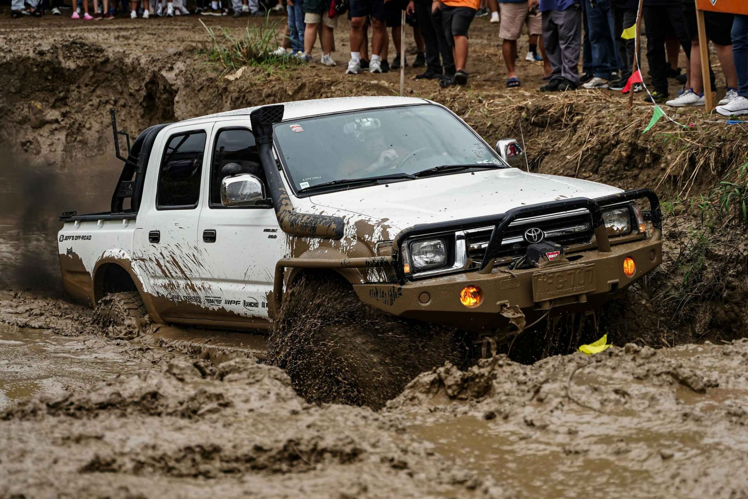 リガ：ホテル送迎付き4x4オフロードアドベンチャー