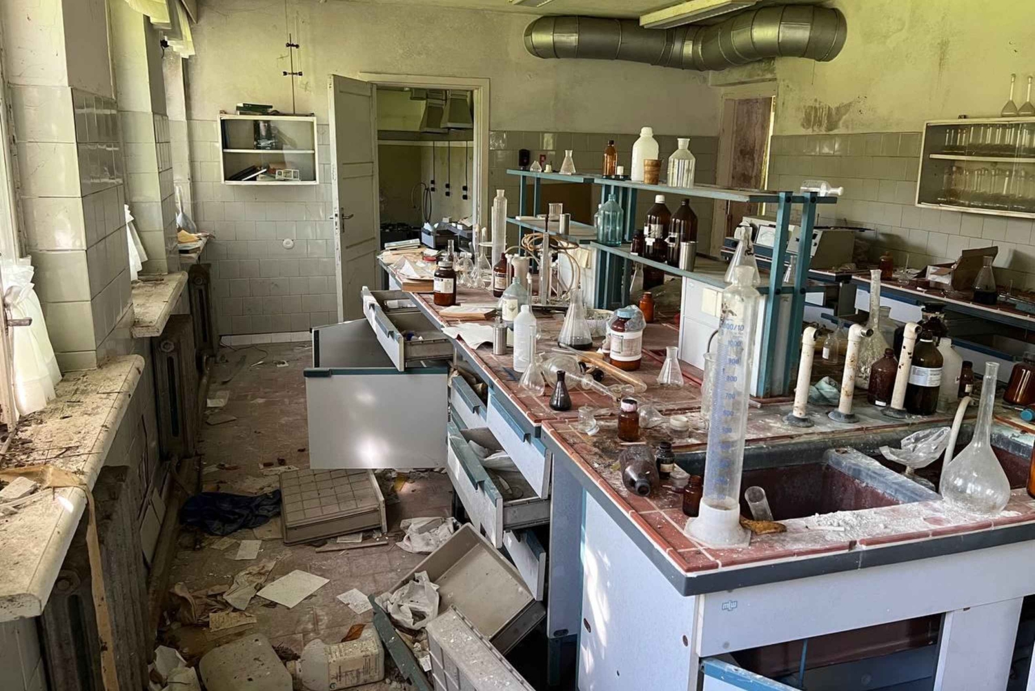 Riika: Hylätyn rakennuksen tutkimusretki kuljetuksella