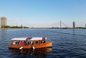 Riga: Privat båttur och mousserande vin
