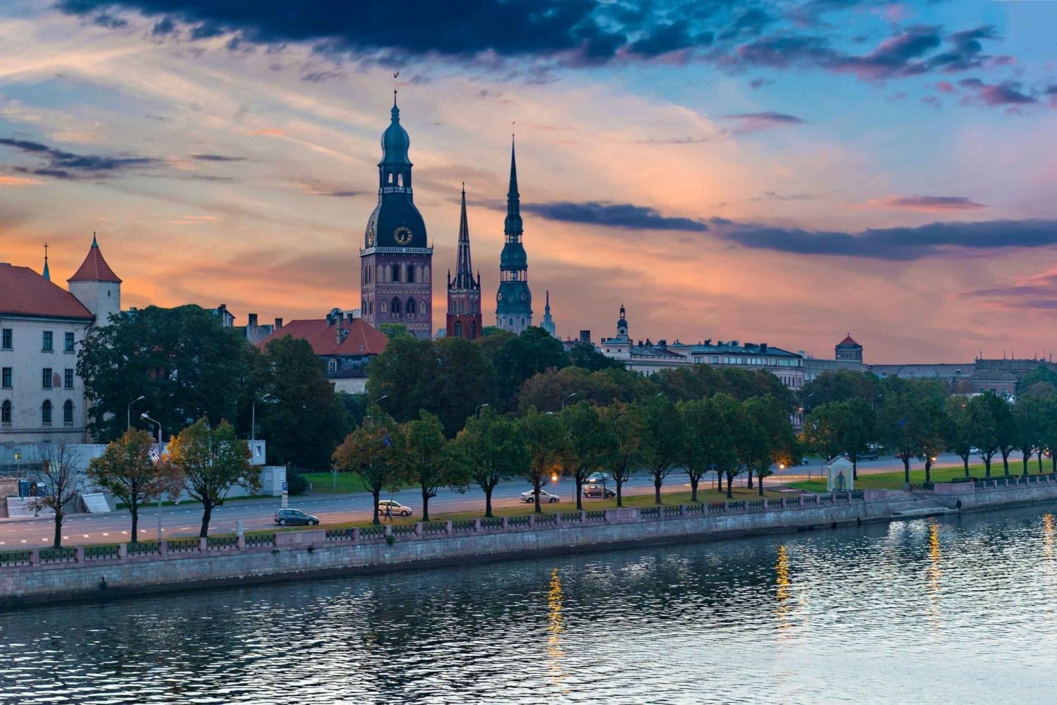 Riga: City Exploration Game and Tour