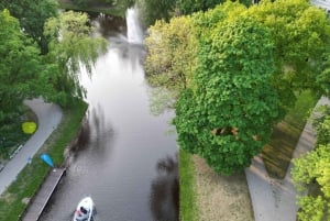 Riga: Båttur på kvällen med välkomstdrink