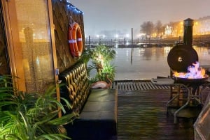 Riga: Schwimmende Sauna im Fluss Daugava