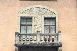 Riga: Hidden Gems and Art Nouveau Walking Tour
