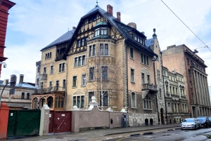 Riga: Hidden Gems and Art Nouveau Walking Tour