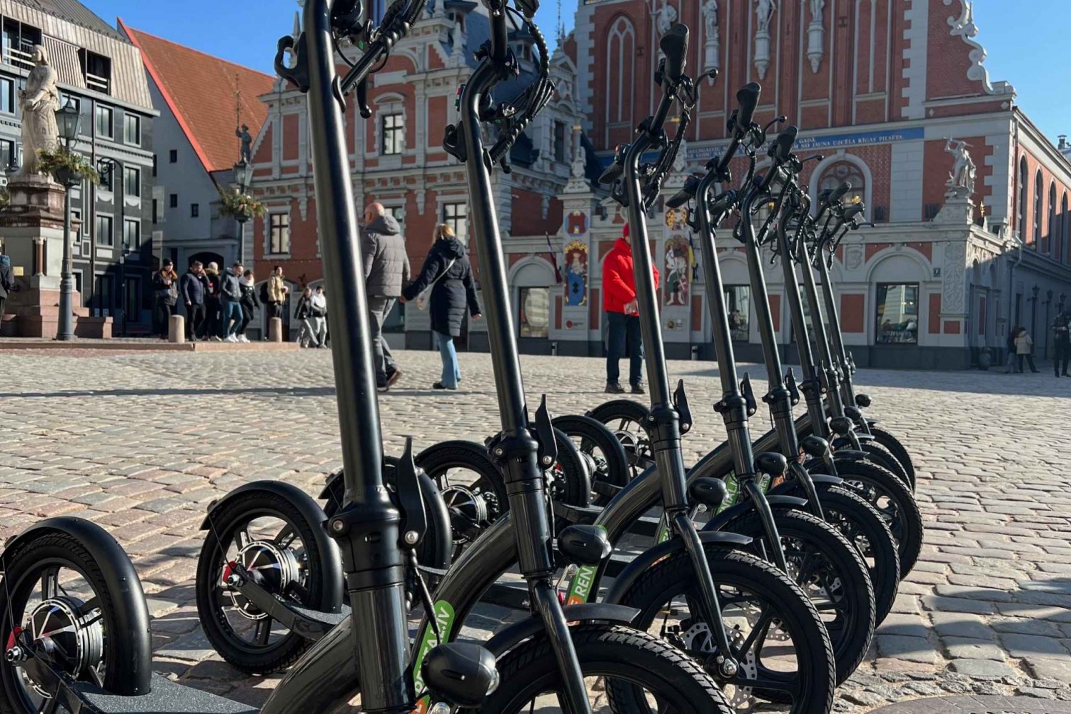 Riga Highlight Grote wielen e-scooter Groepstour