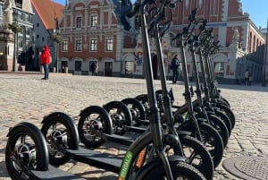 Riga Highlight Grote wielen e-scooter Groepstour