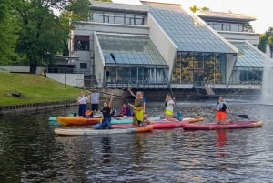 Riga: Kajakuthyrning i stadens centrum