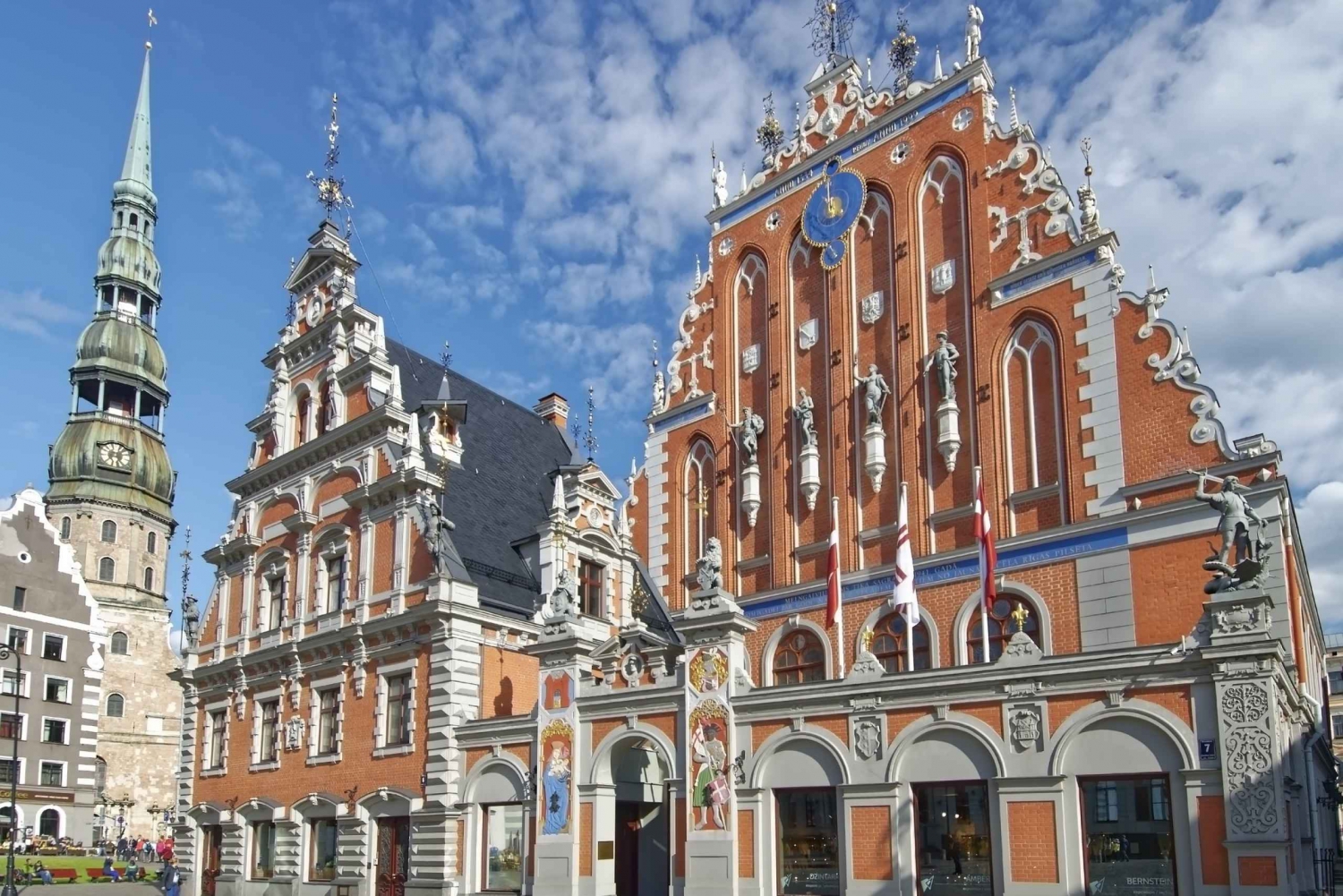 Riga: Old Town and Central Market Walking Tour