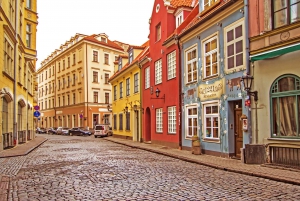 Riga: Old Town and Central Market Walking Tour