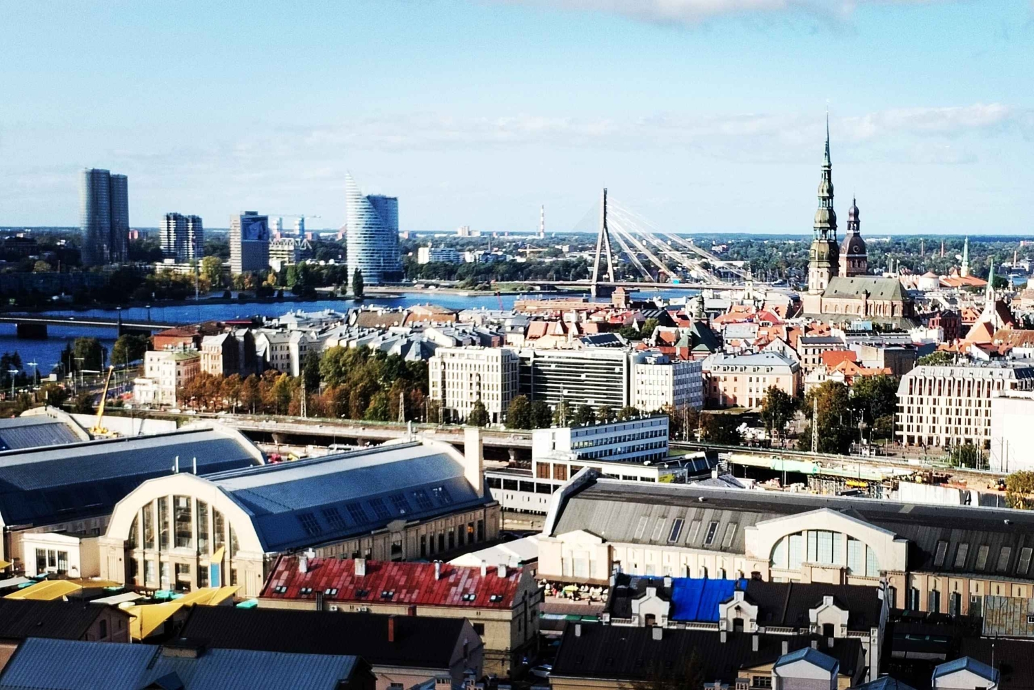 Riian vanhankaupungin, art nouveaun ja keskustorin kierros autolla