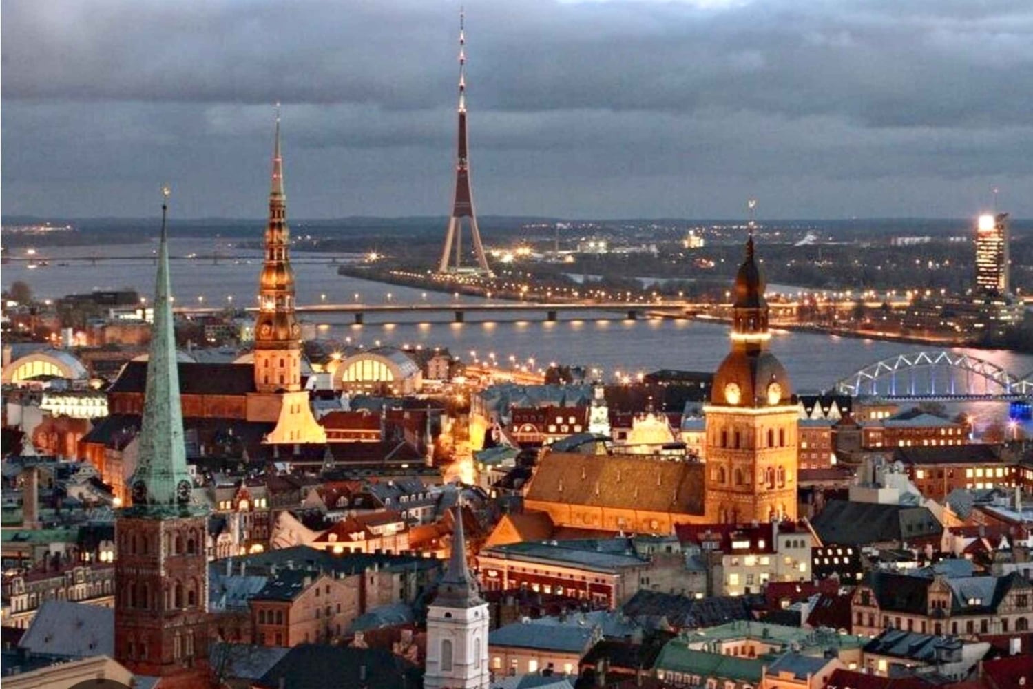 Tour guidato a piedi della città vecchia di Riga, del mercato C e dell'Art Nouveau