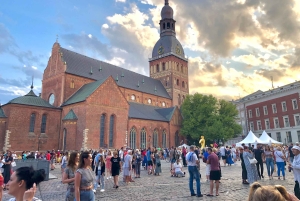 Tour guidato a piedi della città vecchia di Riga, del mercato C e dell'Art Nouveau