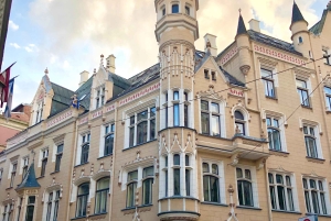 Tour guidato a piedi della città vecchia di Riga, del mercato C e dell'Art Nouveau