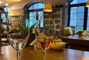 Riika: Vanhankaupungin kierros ja latvialaisen viinin ja juuston maistelu