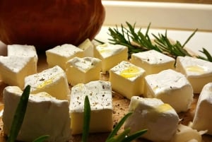 Riika: Vanhankaupungin kierros ja latvialaisen viinin ja juuston maistelu