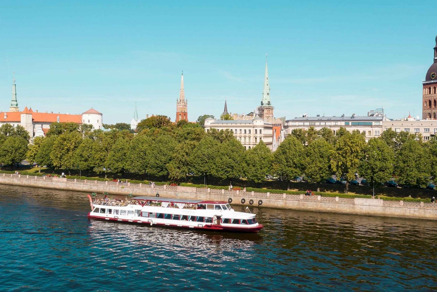 Viaggio panoramico a Riga - Crociere fluviali in Lettonia
