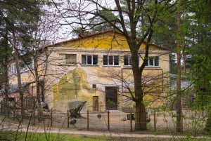 Riga: Photo Scavenger Hunt in Mezaparks