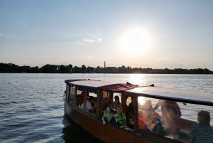 Riga: Private boat tour in Riga Canal and Daugava
